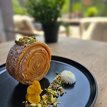 Bed & Breakfast Safir Przy Samym Wyciagu 3*